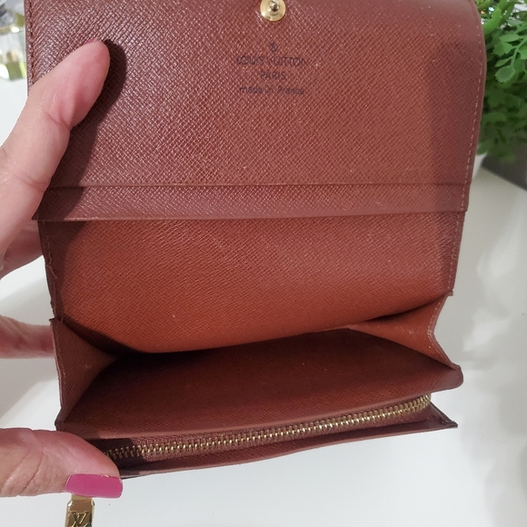 LOUIS VUITTON MONOGRAM WALLET - Picture 8 of 16